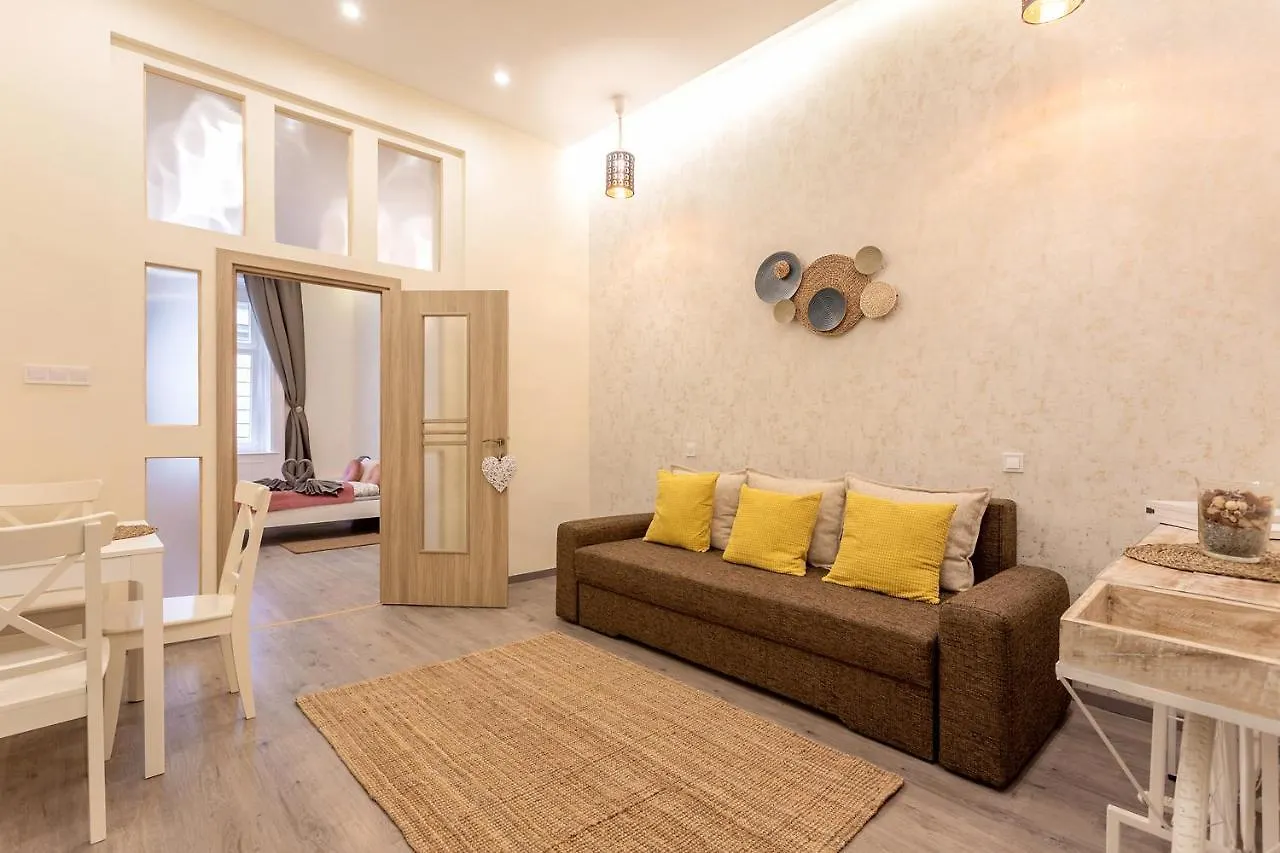 Goldcentral Apartment Comfort Budapest Hungary