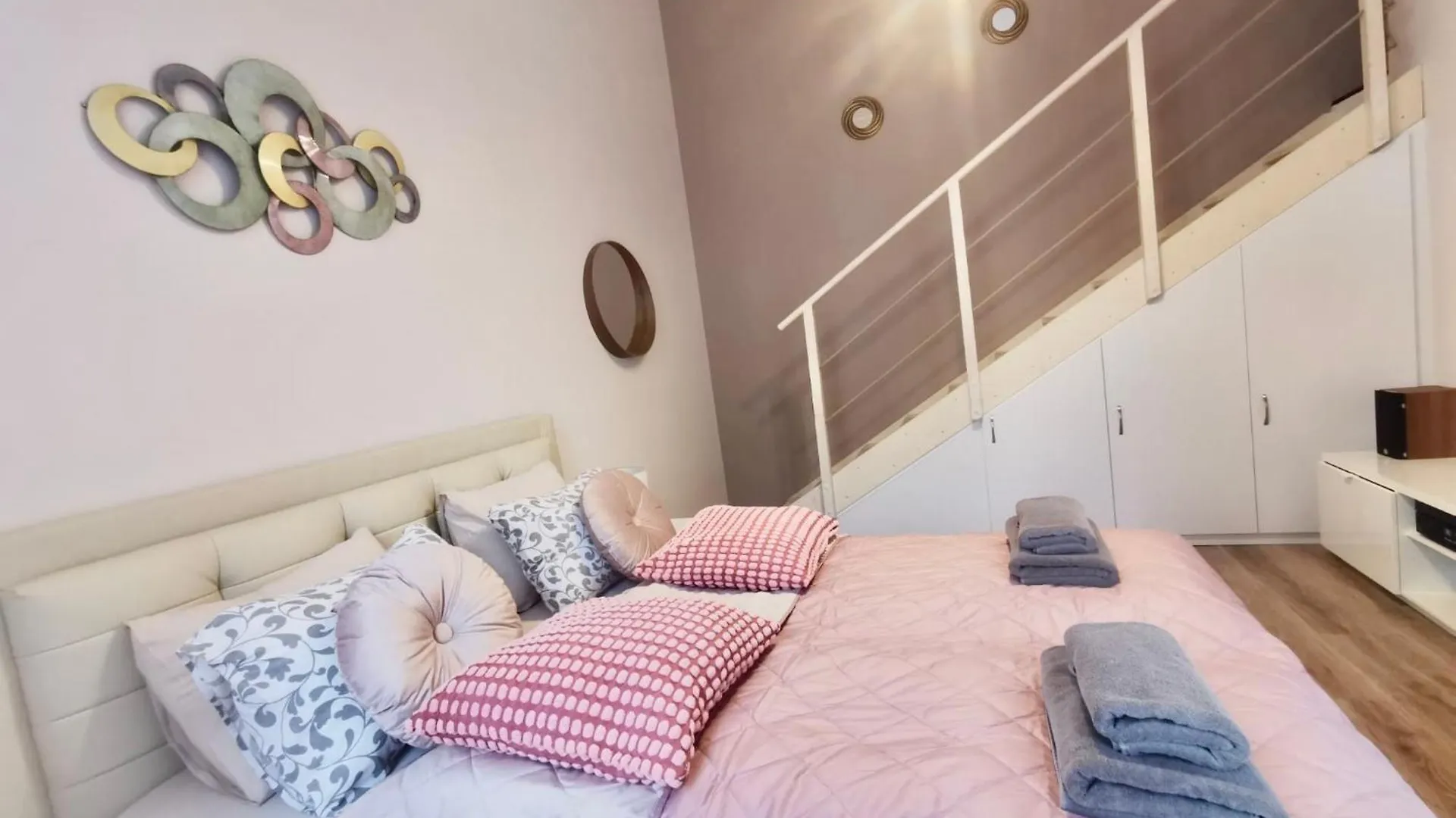 Goldcentral Apartment Comfort Budapest 0*,  Hungary